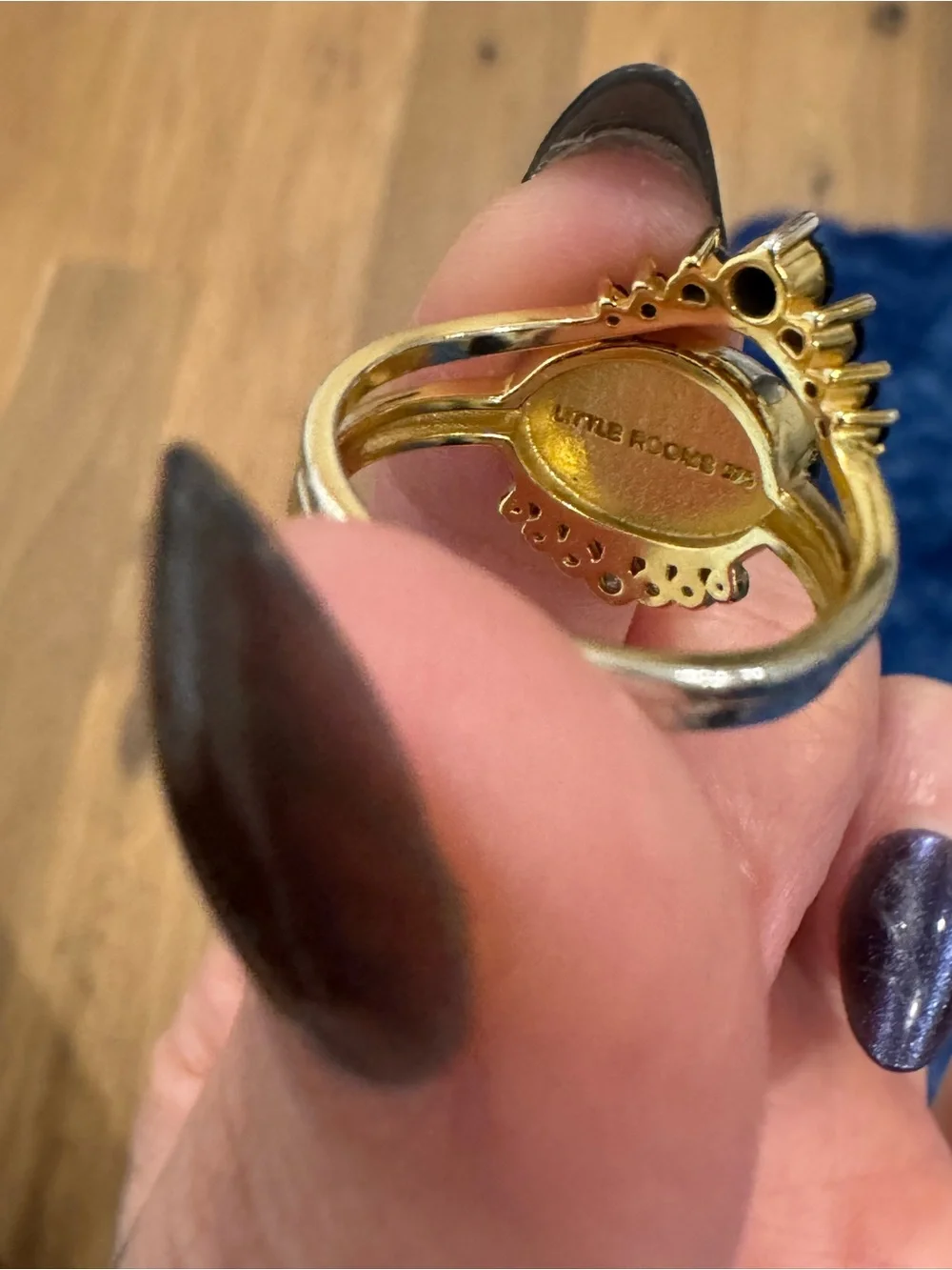 Little Rooms Gold-Tone Black Dinosaur Cameo Ring set (halo included- 2 ring set) - Picture 2 of 3